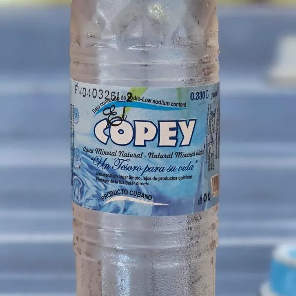 Agua de 330 ml