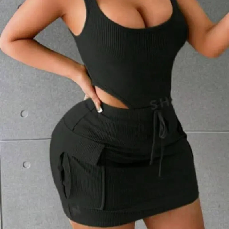  Conjunto de falda corta y body — Negro