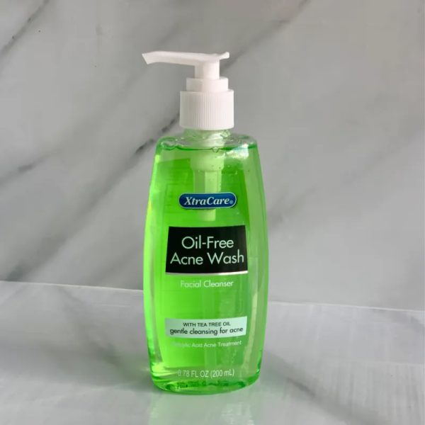 Limpiador facial para el tratamiento del acné