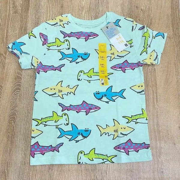 Pulóver con tiburones