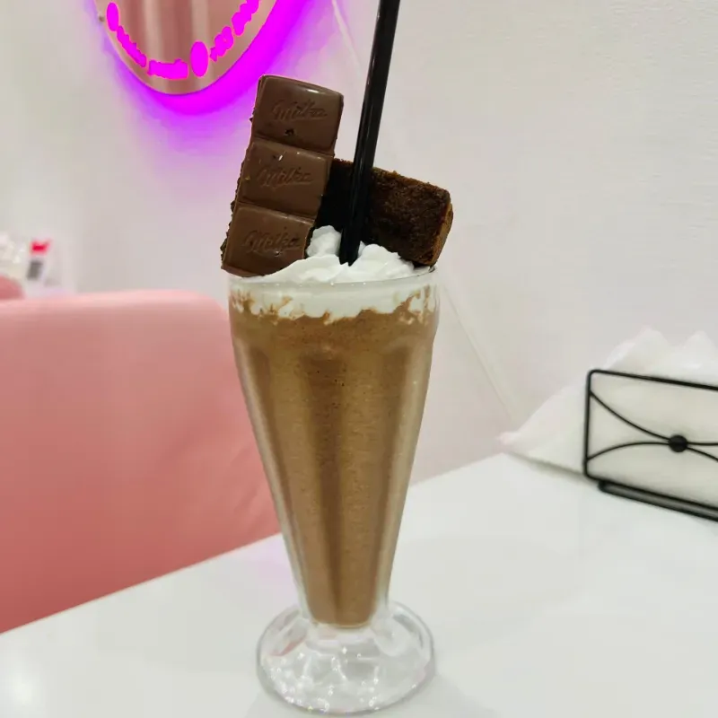 Batido Milka-oreo brownie