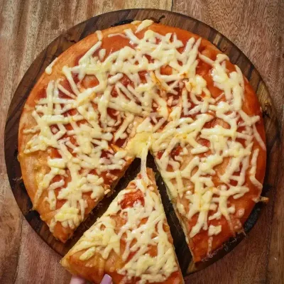 Pizza Napolitana c/ Queso Gouda