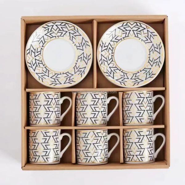 Juego de tazas de café con platillos