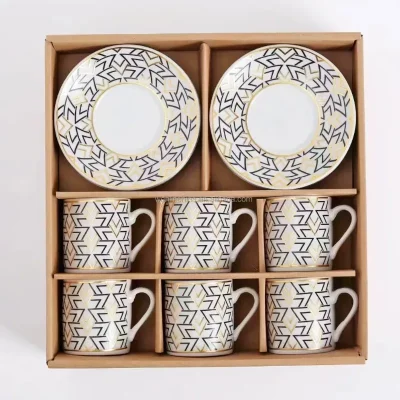 Juego de tazas de café con platillos