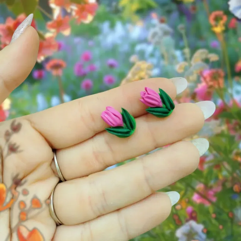 ✨Aretes de Tulipanes Pegaditos✨