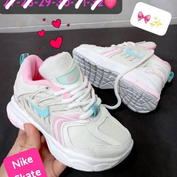 NIKE AIR SKATE BLANCO CON DETALLE ROSA Y AZUL AQUA
