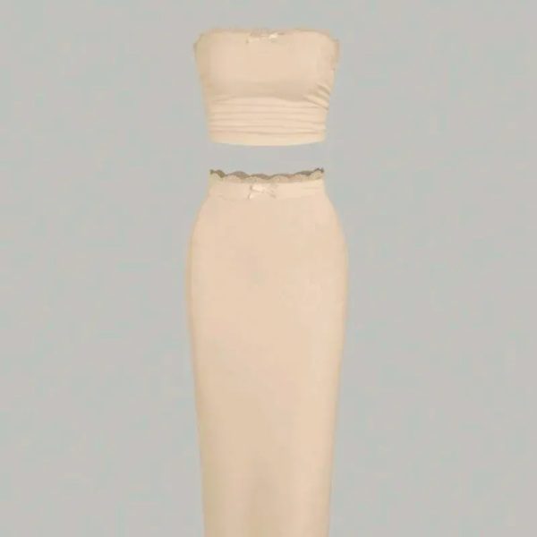  Conjunto de falda larga y top tubo con ribetes de encaje — Beige