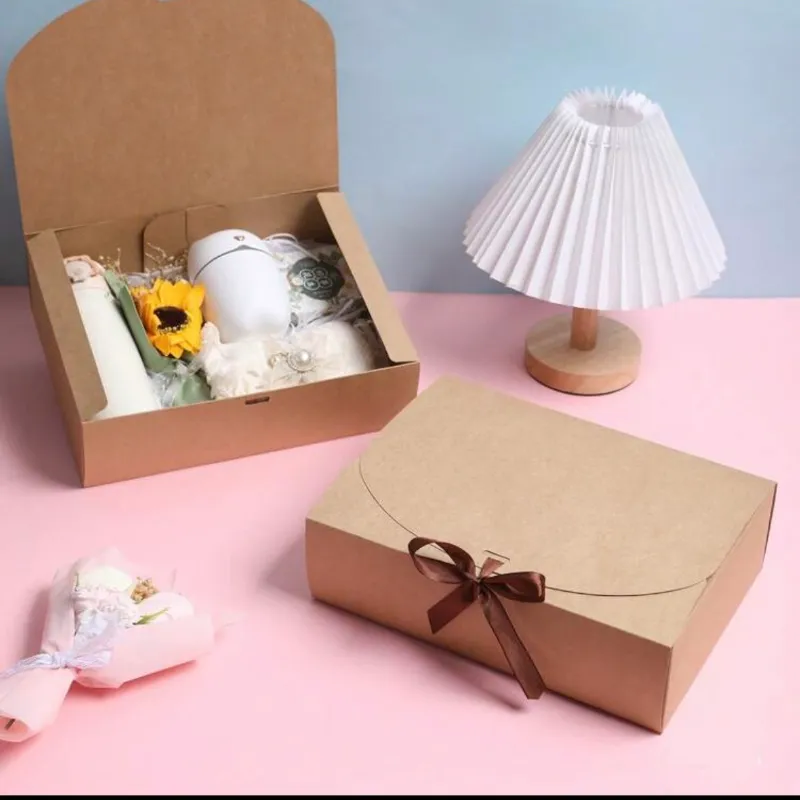 Cajita Mediana de regalo con adornos