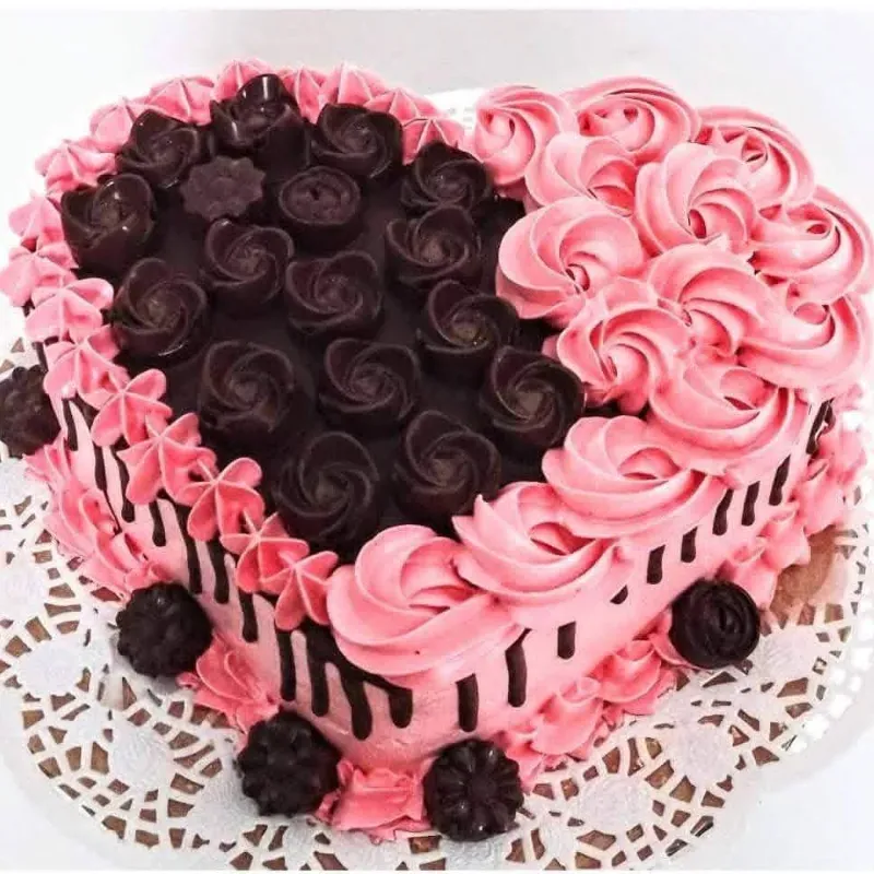 Cake Corazón con Bombones