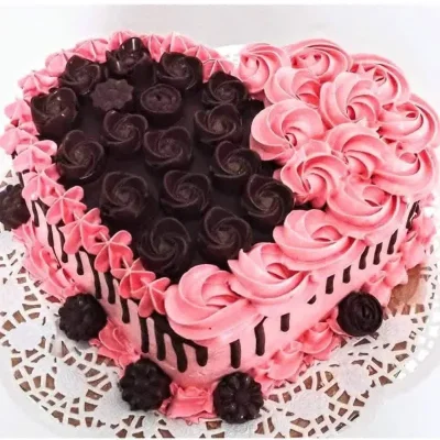 Cake Corazón con Bombones