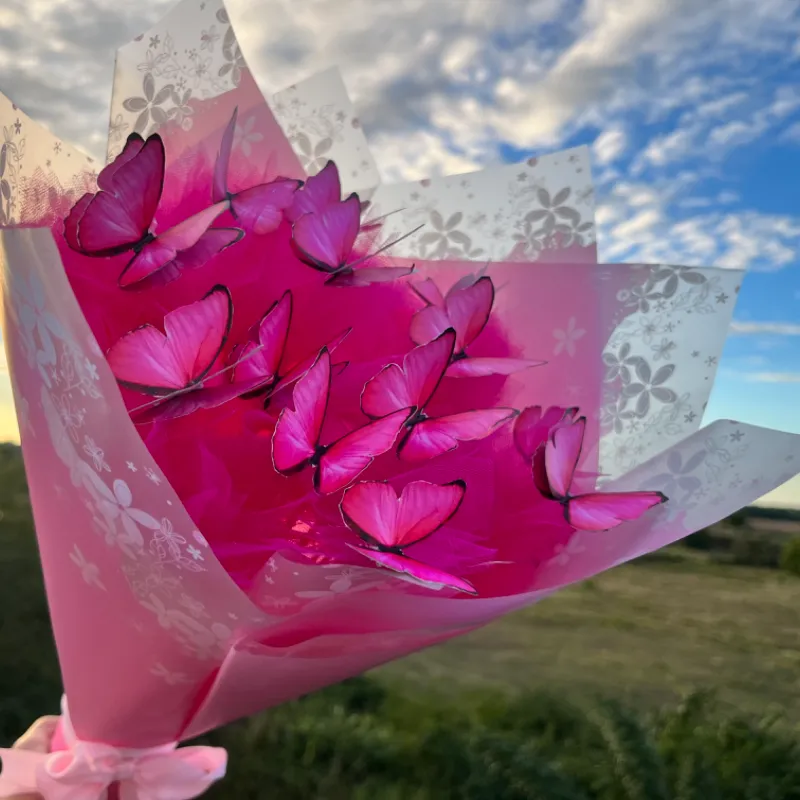 Ramo de mariposas rosadas