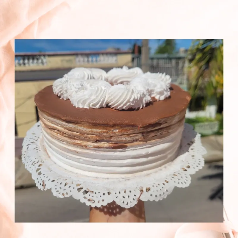 Torta de sacher milk y nata