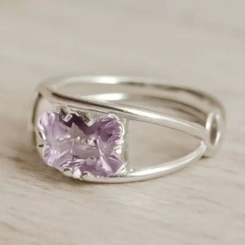 Anillo de piedra