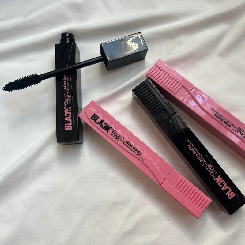 Rímel Plástico a prueba de Agua Modelo 2