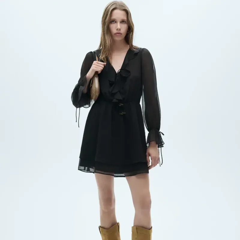 Vestido negro volantes