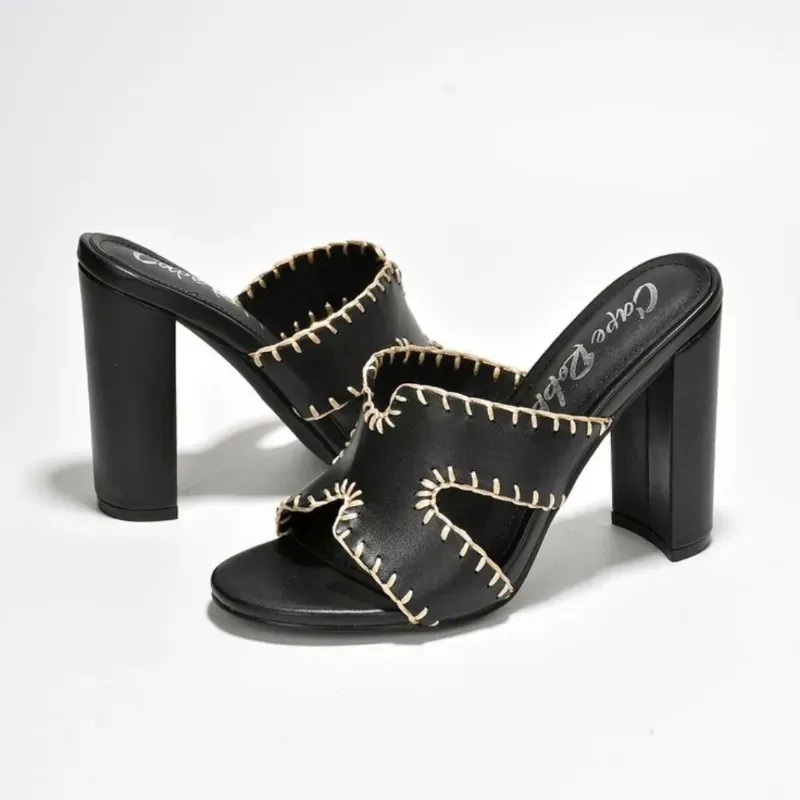 Tacones negros