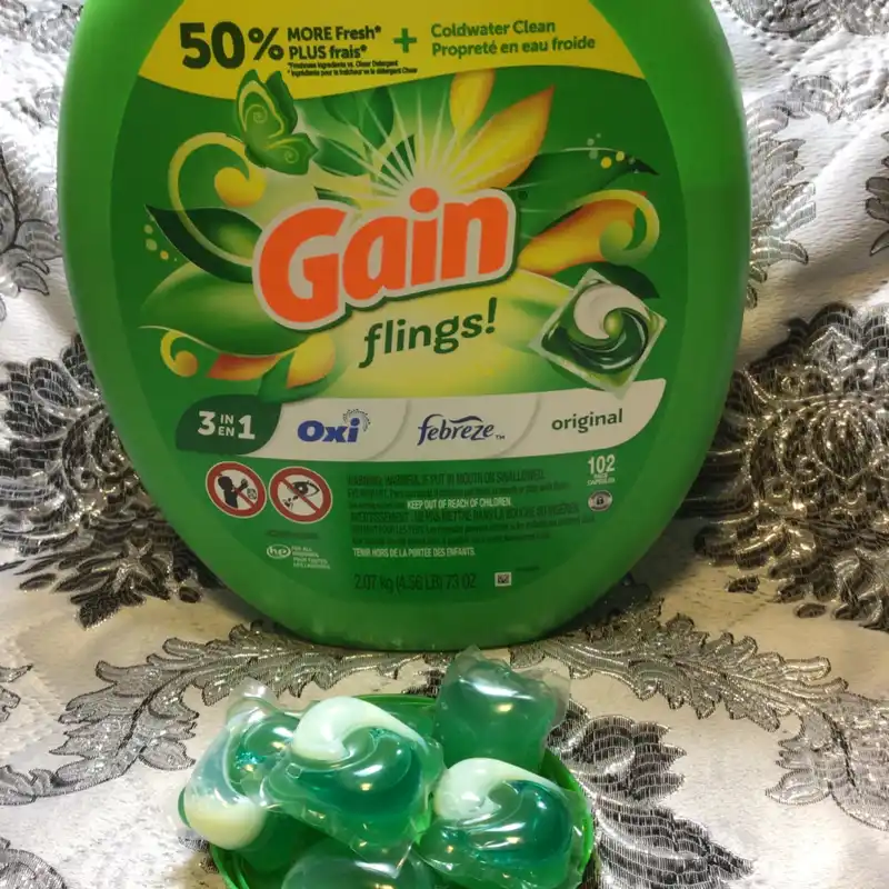 Detergente Gain en cápsulas