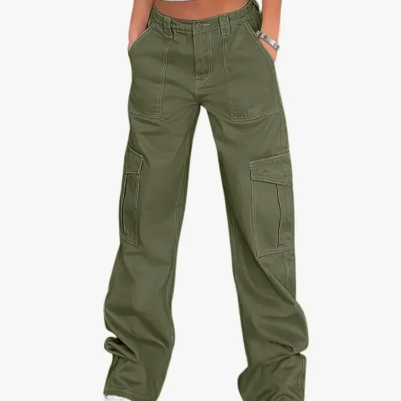 Pantalon verde cargo.