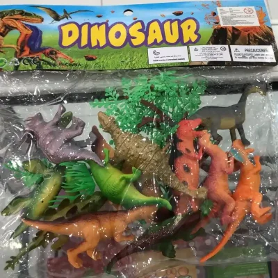 Set de dinosaurios