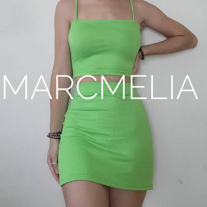 FALDA MINI VERDE/TOP SENCILLO A JUEGO