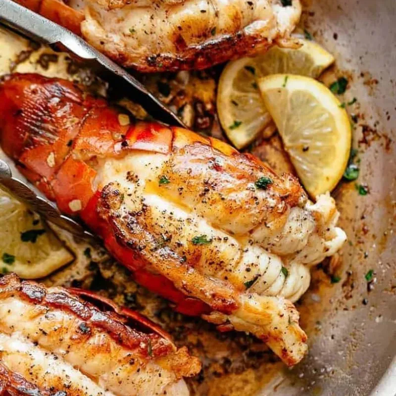 Langosta al ajo criolla