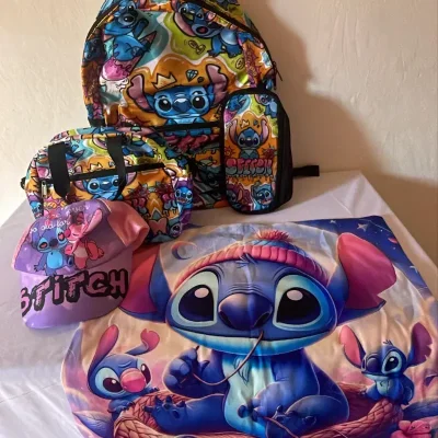 Set de mochila,forro de cojín y gorra con temática de Stitch