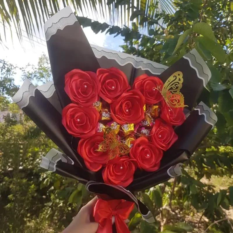 Ramo de rosas en forma de corazón
