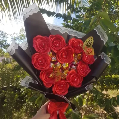 Ramo de rosas en forma de corazón
