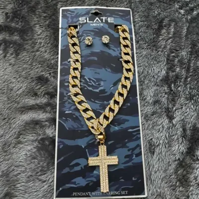 Caden con dije de cruz y aretes