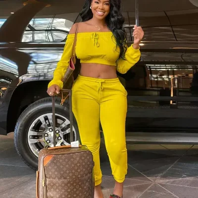 Conjunto de mono amarillo