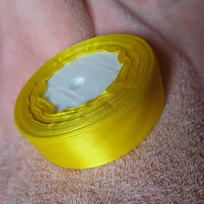 Cinta de satín amarillo 2.5 cm