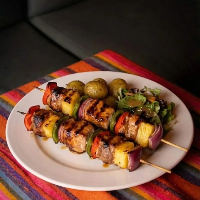 Brocheta de cerdo