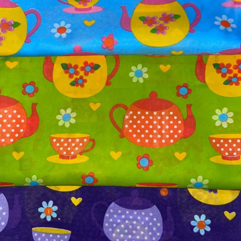 Tela poliéster adornada tazas