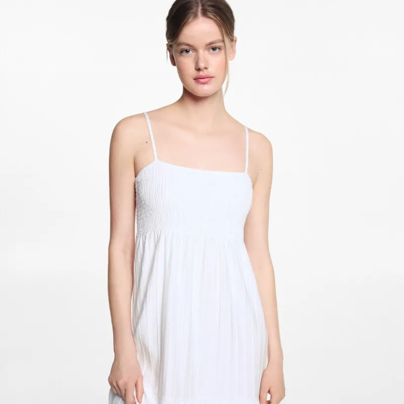 Vestido fruncido volantes