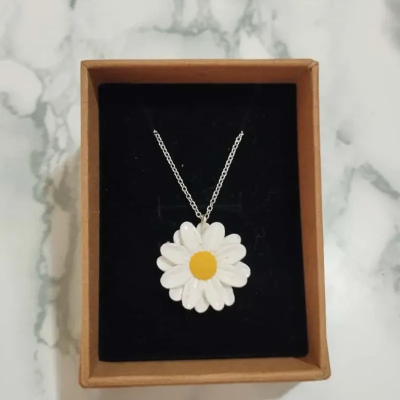 COLLAR FLOR MARGARITA