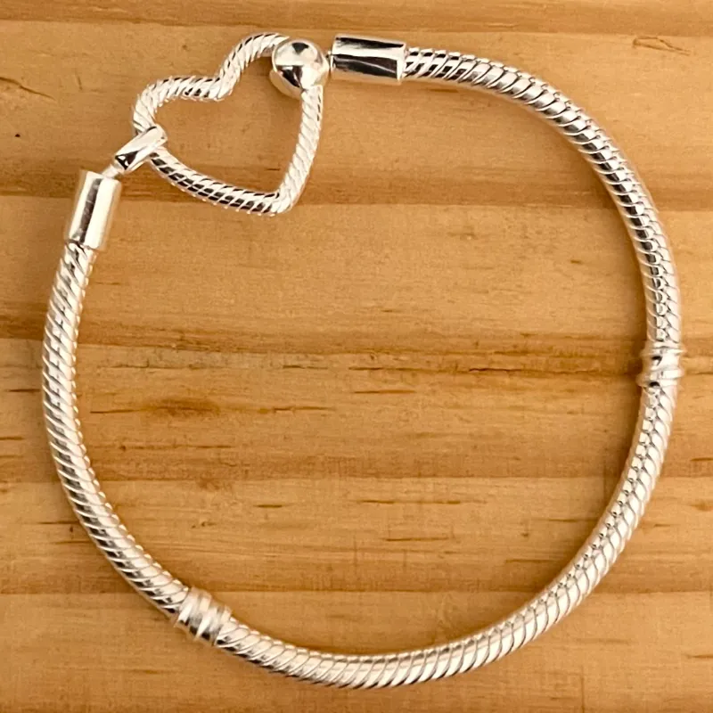 Pulsera Flexible cierre de Corazón