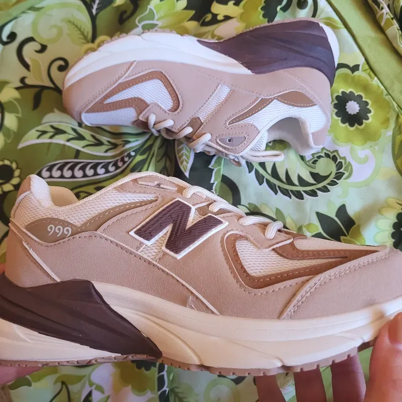 New balance 999