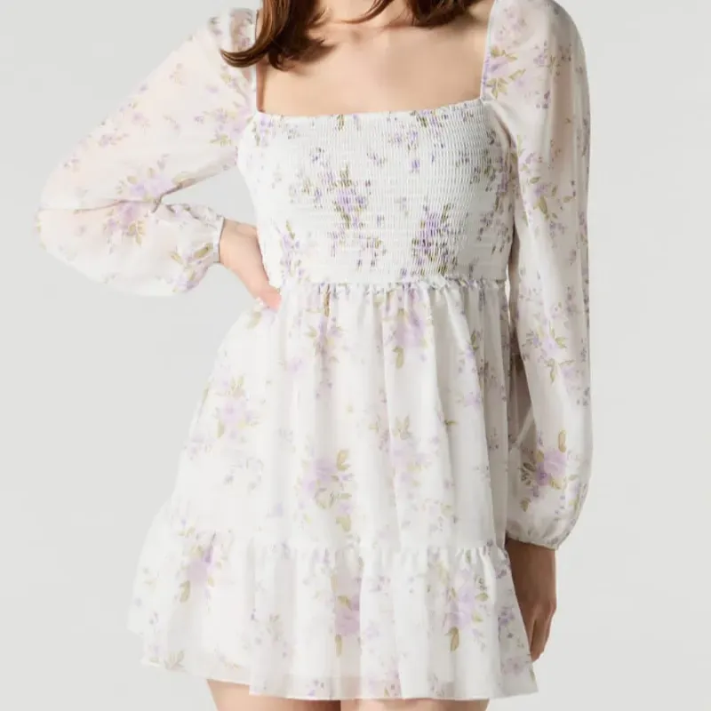 Vestido corto estampado de mangas