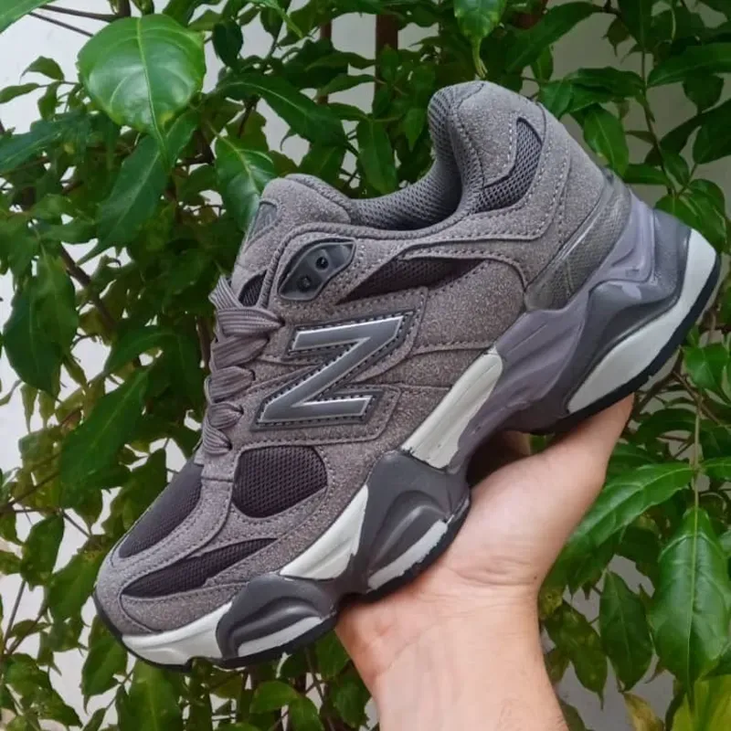 New Balance 9060 gris oscuro