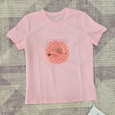 Pulover rosado de gorra