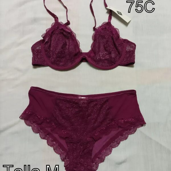 Conjunto blumer con ajustador con encaje lila escuro