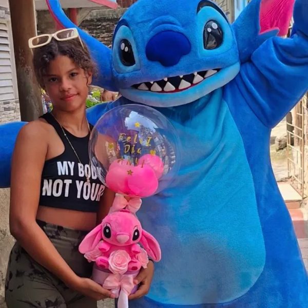 Regalo de Angela y entrega con Stitch