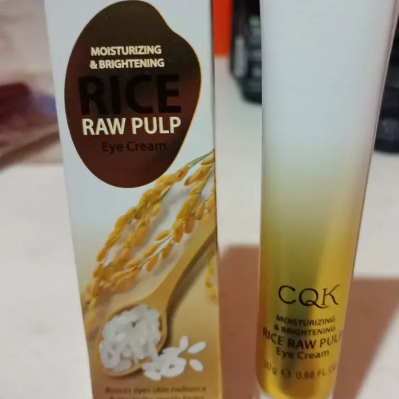 Contorno de ojos de arroz