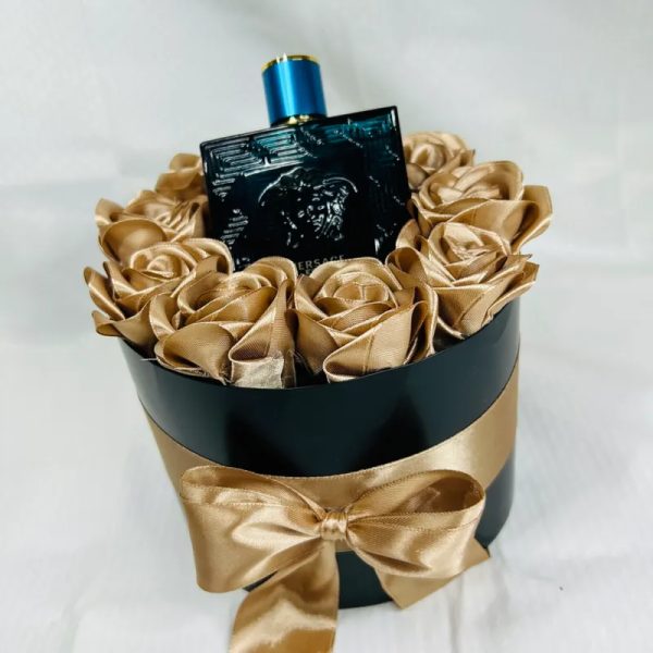 Rosas eternas y Versace