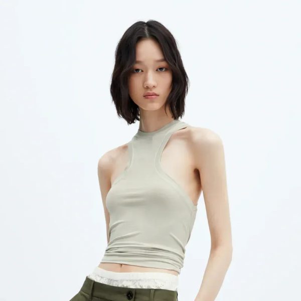Top halter escotado