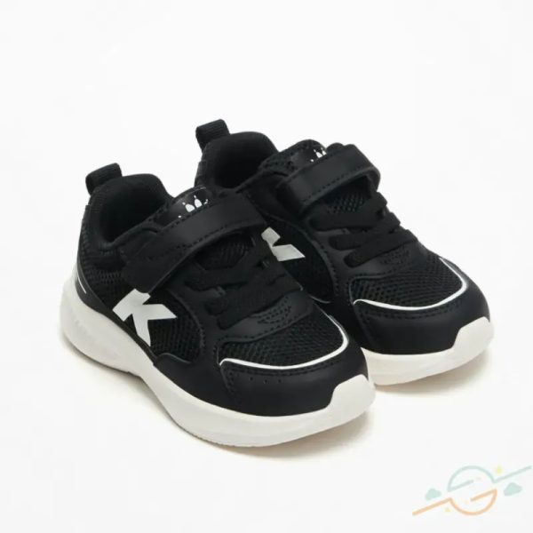 Tenis negro KELME
