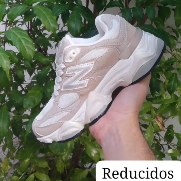 New Balance 9060 carmelita claro