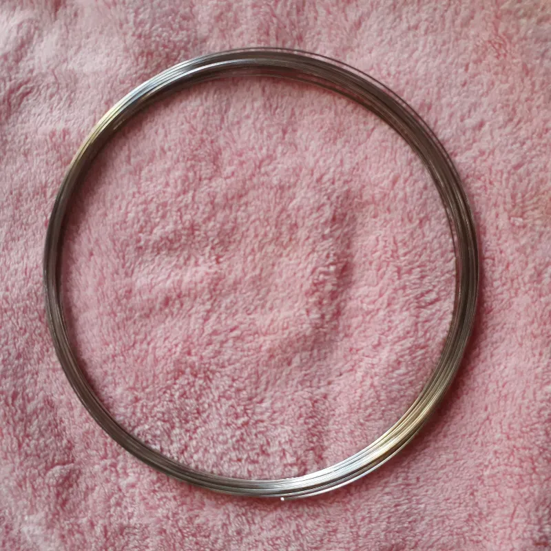 Alambre de memoria collar