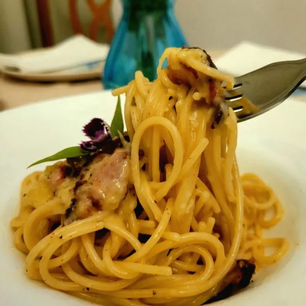 Espagueti a la Carbonara/ Spaghetti carbonara