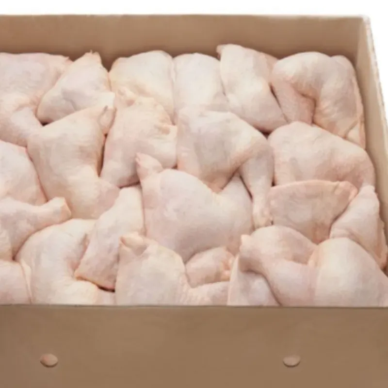 Cajas de cuartos de pollos